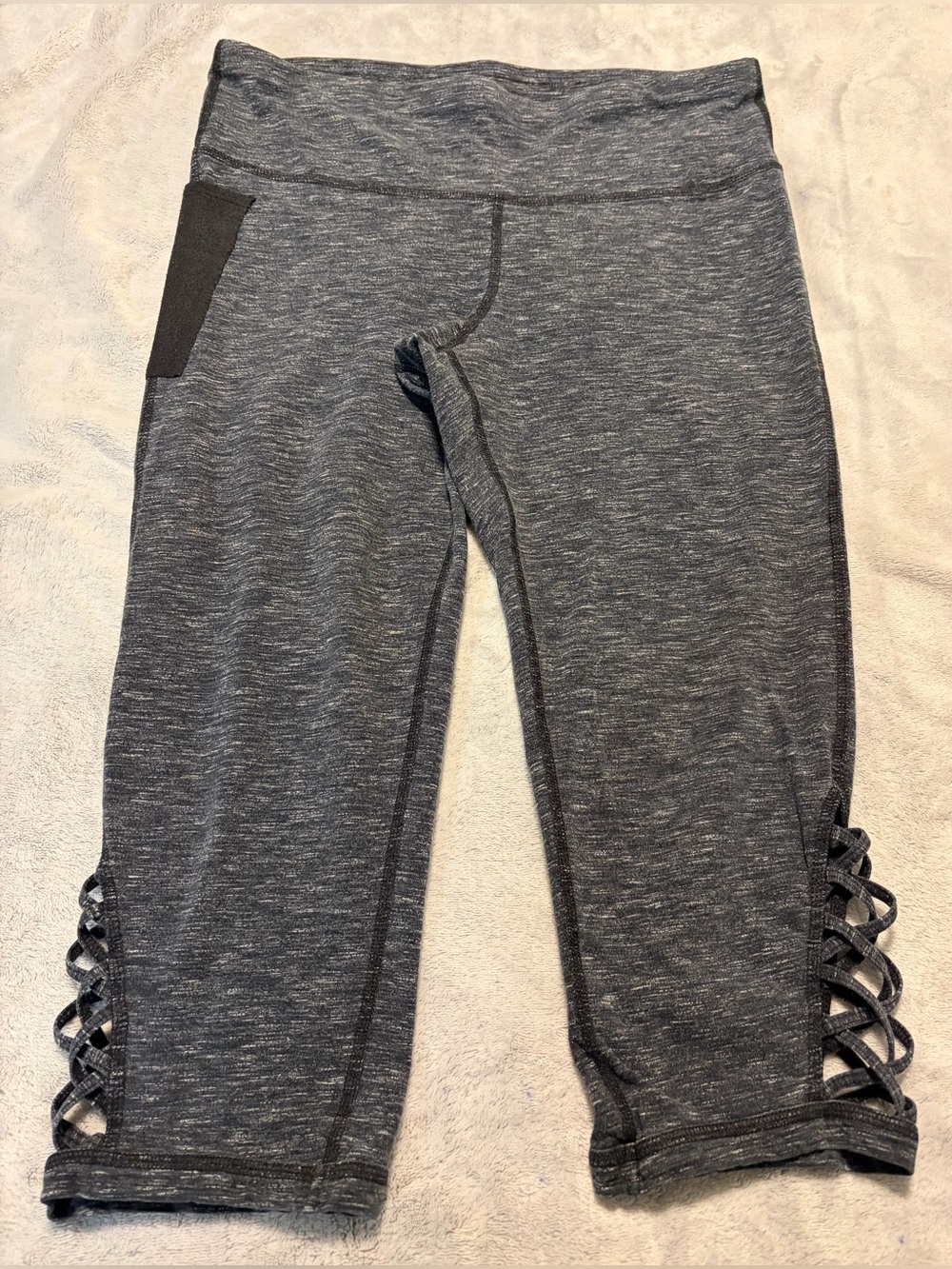 Beautiful Ideology Dress heathered dark gray & black capris.